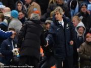Pellegrini so sánh Mourinho với… chú bé mũi dài Pinocchio