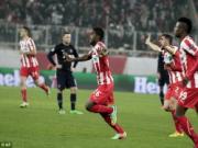 Sao trẻ Arsenal nổi như cồn sau khi sút tung lưới Man Utd