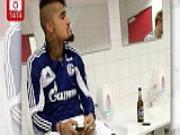 Kevin Boateng uống bia, phì phèo thuốc lá trước khi thử doping