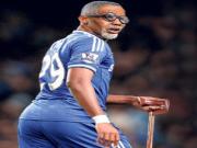 Từ vụ "Eto'o 39 tuổi": 40 tuổi gian lận thành... 17. Falcao "khai gian" 2 tuổi? Martins thật đã... 36 tuổi?