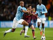 Man City thua đau Barca vì .... Mourinho?