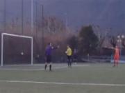 Pha cản 11m tệ nhất thế giới tái hiện ở Pháp