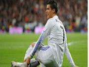 Ném bật lửa trúng đầu Ronaldo, Atletico Madrid chỉ bị phạt cực nhẹ