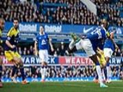Pha đánh gót ngẫu hứng của người khổng lồ ở Everton