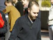 Iniesta bỏ trận đấu vì vợ sảy thai