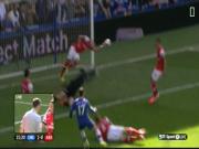 Chamberlain mắc lỗi, Gibbs lại bị đuổi! Trọng tài mắc sai lầm "điên rồ" ở trận Chelsea-Arsenal