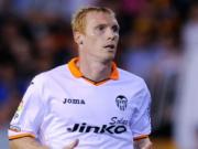 Barca nhắm Jeremy Mathieu cho hàng thủ