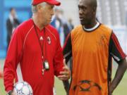 Milan nhờ bộ sậu Real chỉ cách hạ Atletico