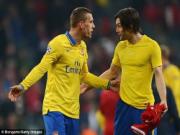 Sao Arsenal tranh cãi nảy lửa trên sân