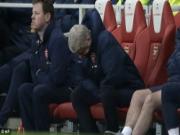 Wenger sốc khi fan Arsenal "nổi điên"