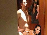 Giroud chơi “trò 3 người” tại nơi đóng quân của Arsenal