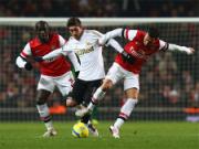 Arsenal - Swansea: Đứng dậy từ đống tro tàn