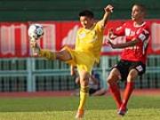 Đình Đồng nổi tiếng thế giới vì pha đá gãy chân đối thủ