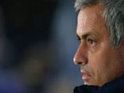 HLV Mourinho “thiết quân luật” sau trận thua trước Aston Villa