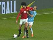 Fellaini bỏ bóng đánh nguội Zabaleta