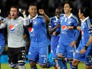 Thủ môn sút phạt ghi bàn từ 30 m