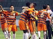 Cầu thủ lương ít, bán độ mới đủ sống?