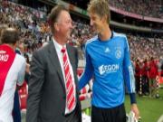 Van der Sar đánh giá Van Gaal trên tài Sir Alex