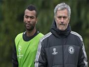 Mourinho kiên quyết ruồng bỏ Ashley Cole
