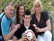 Tuổi thơ của Gareth Bale: Suýt bỏ bóng đá vì bệnh về xương