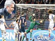 Hàng thủ Chelsea, từ điểm tựa đến thảm họa: Đừng hỏi vì sao Jose Mourinho phát điên!