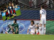 Chelsea: Những chú hề áo trắng