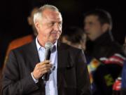 Johan Cruyff: Hợp đồng mới của Messi là một sự dàn xếp. Barca tiếp xúc Enrique là trái đạo đức