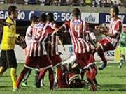 Loạn đả kinh hoàng, 8 cầu thủ bị đuổi