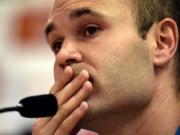 Iniesta đau đớn thừa nhận Barcelona đã vào bước đường cùng