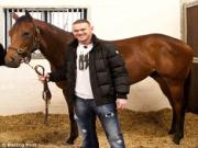 Wayne Rooney vung tiền tậu chiến mã mới