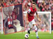 Được bạn gái cổ vũ nhiệt tình, Oezil vẫn chưa... sung