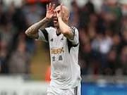 Chiêm ngưỡng siêu phẩm vô lê từ 60m ở Premier League