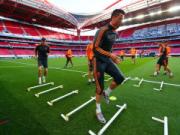 Ronaldo khổ luyện chữa lành dị tật