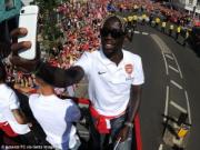 Bacary Sagna chuẩn bị gia nhập Man City