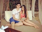 Lộ danh tính cô gái mà Courtois hôn đắm đuối