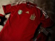 Tây Ban Nha phải đổi áo đấu khi gặp Hà Lan