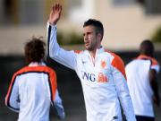 Van Persie mòn mỏi chờ World Cup để quên đi mùa giải tồi tệ