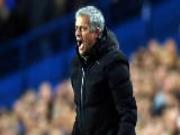 Báo chí Anh thi nhau chỉ trích Mourinho