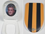 HLV của Hull City được vinh danh trên… bồn cầu