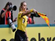 Trọng tài "hot girl" bị đá đểu