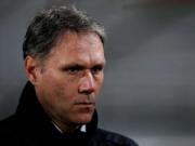 Van Basten khuyên Milan sa thải Seedorf