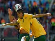 Song sát Percy - Robben lại lên tiếng, Hà Lan thắng hú vía Australia