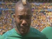 Cầu thủ Bờ Biển Ngà khóc như mưa khi chào cờ