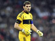 Casillas hết cửa về Arsenal