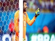 Không Buffon, Italy thắng nhờ Sirigu: Italy, trong đôi găng của "tiền đạo" Sirigu