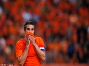 Van Persie dính chấn thương, Louis Van Gaal lo ngay ngáy