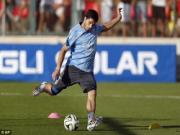Luis Suarez lên tinh thần cho toàn đội trước trận gặp Anh