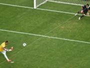 Neymar tiết lộ cảm xúc lúc bước lên đá phạt