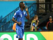 ĐT Italia trước giờ lâm trận: Balotelli đòi Nữ hoàng Anh ... thơm vào má