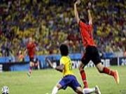 Brazil đã bị cướp quả phạt đền trước Mexico?